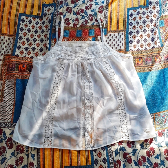 Sheer Apron Lace Tank - Picture 2 of 12